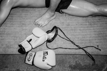 The documentary series "Schachmatt" tells the story of young asian men ,who are passionated  Muay Thai fighters. I shot this series in different locations in Bangkok and Chiang Mai,Thailand. It's an ongoing project.