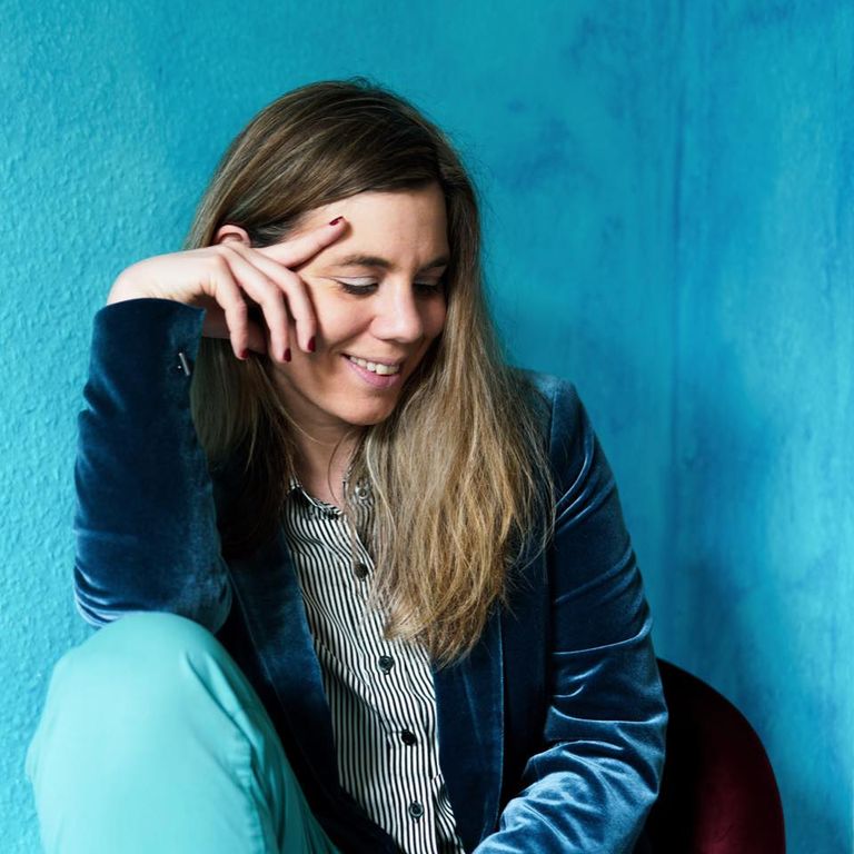 Svenja Wiese. I love to tell stories.  About life, people,   what I see and how I feel about it.